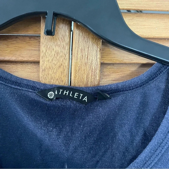Athleta Navy Blue Athletic Hiking Everyday Wear Tank Top Sz Small - Picture 2 of 6